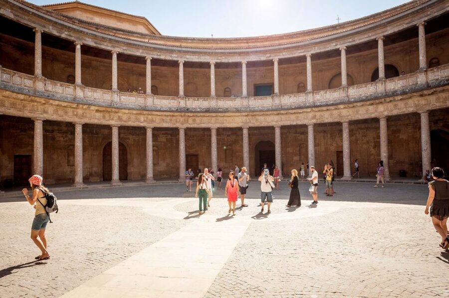 Fast-Track Alhambra & Nasrid Palaces Guided Tour - What the guides add to the visit