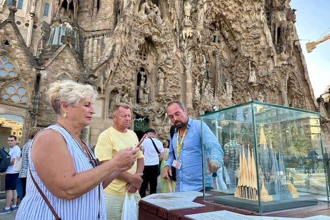 Fast Track Sagrada Familia Guided Tour - The interior: columns, color, and Gaudí’s ideas