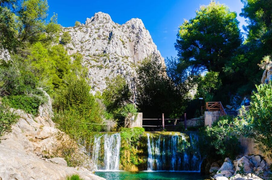 From Alicante/Benidorm: Guadalest & Algar Waterfalls Tour - Who should book this excursion?