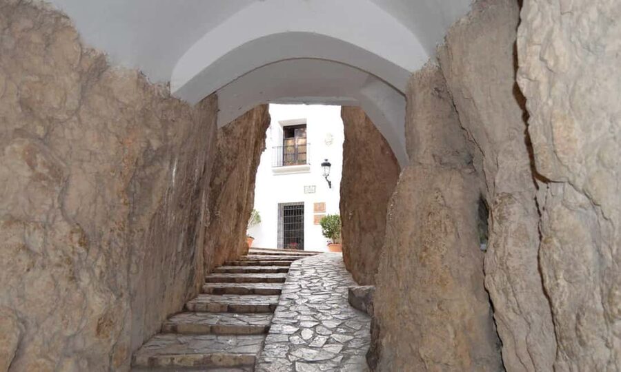 From Alicante: Guadalest, Altea & ticket in Algar Waterfalls - The guide can shape the whole day