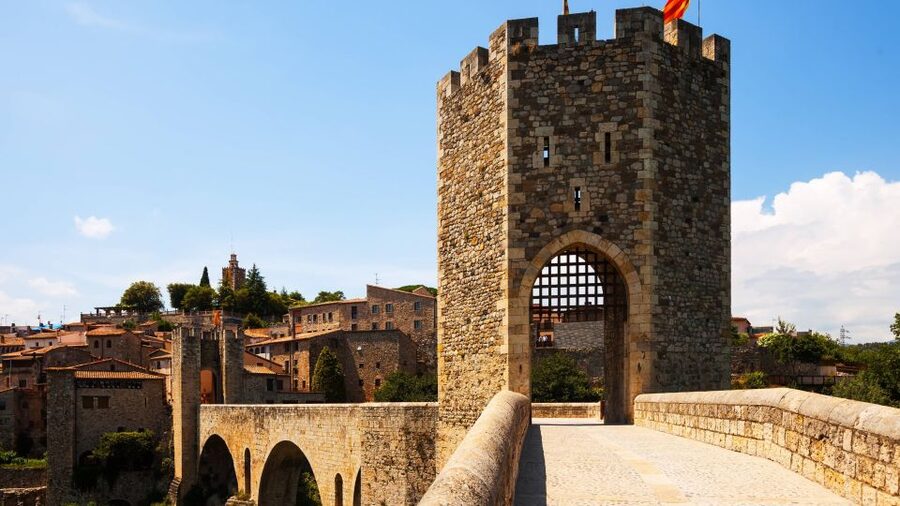 From Barcelona: Besalú & Medieval Towns Tour w/ Hotel Pickup - The guide can make or break the day