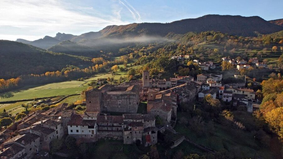 From Barcelona: Besalú & Medieval Towns Tour w/ Hotel Pickup - Who will enjoy this tour most?