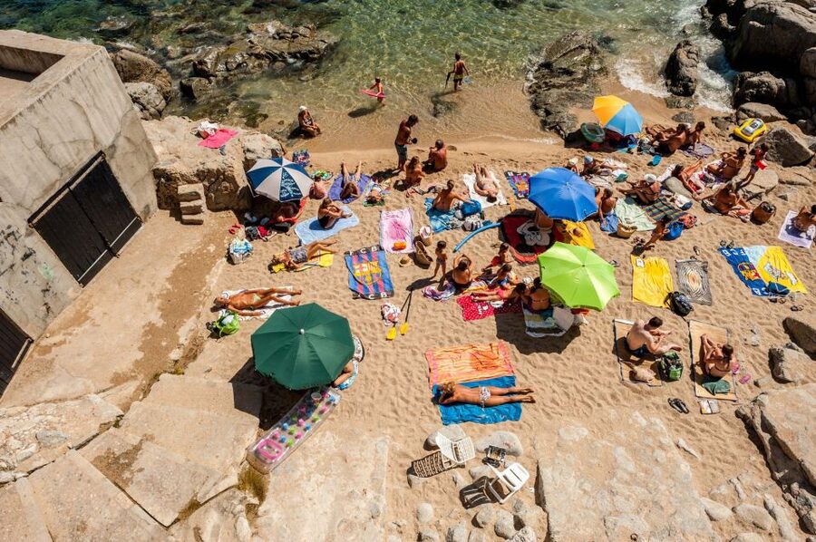 From Barcelona: Girona and Costa Brava Day Tour - Calella de Palafrugell: lunch beside the Mediterranean