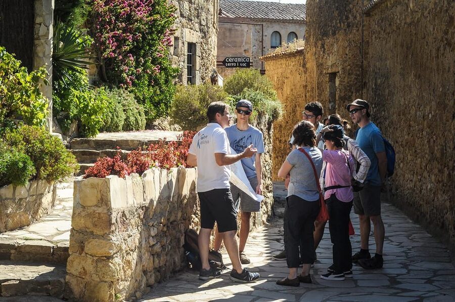 From Barcelona: Girona and Costa Brava Day Tour - Who should book this experience?