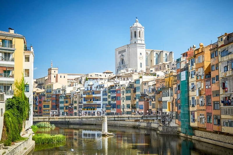 From Barcelona: Girona and Dalí Museum Small-group Day Tour - Guides, communication, and group comfort
