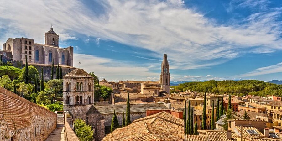 From Barcelona: Girona, Figueres, Dalí Museum, and Cadaqués - Starting beside Barcelona’s Estació del Nord