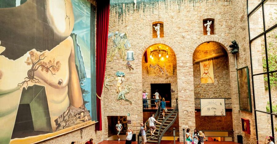 From Barcelona: Girona Guided Tour & Dalí Museum in Figueres - Starting at Barcelona Nord Station