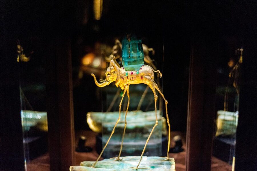 From Barcelona: Girona Guided Tour & Dalí Museum in Figueres - Who should book this day trip?