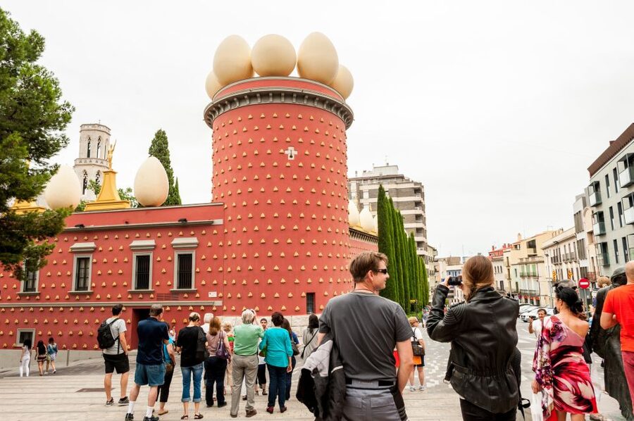 From Barcelona: Girona Guided Tour & Dalí Museum in Figueres - What to know before you go