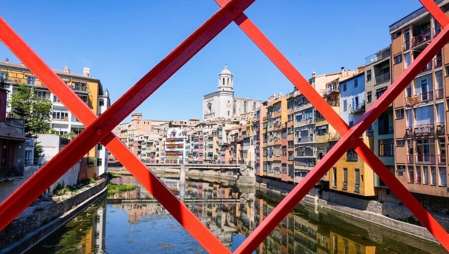 From Barcelona: Girona Guided Tour & Dalí Museum in Figueres - Girona free time: useful, but short