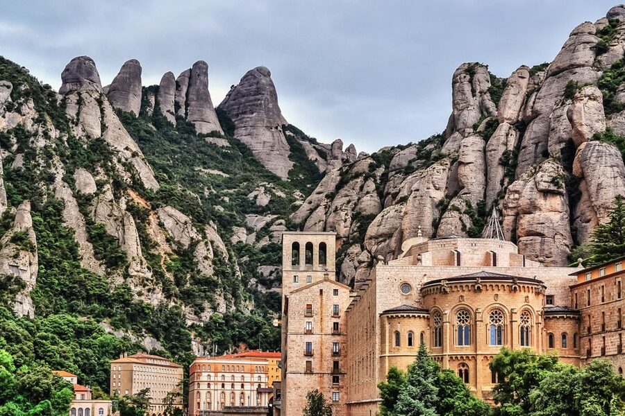 From Barcelona: Montserrat Day Trip with Optional Tickets - The Escolania choir and weekday scheduling