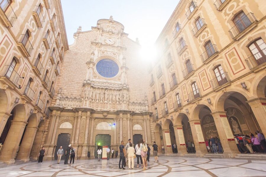 From Barcelona: Montserrat Half-Day Wine and Tapas Trip - Leaving Barcelona Norte by coach