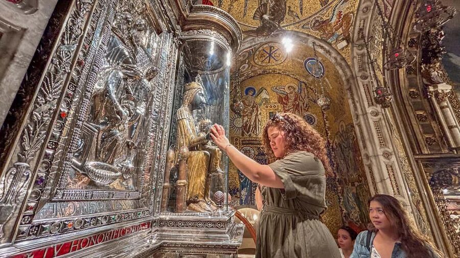 From Barcelona: Montserrat Tour, Rack Railway & Licor Taste - Key points to know before booking
