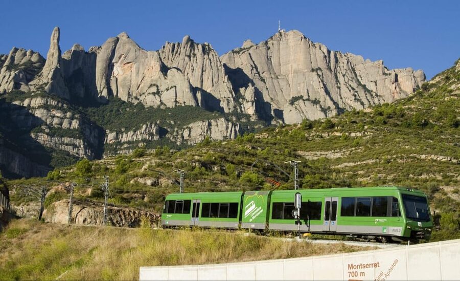 From Barcelona: Montserrat Tour, Rack Railway & Licor Taste - Meeting at Estació de França