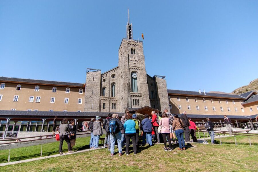 From Barcelona: Pyrenees Mountains Day Tour - Why this 11-hour outing is worth the long day