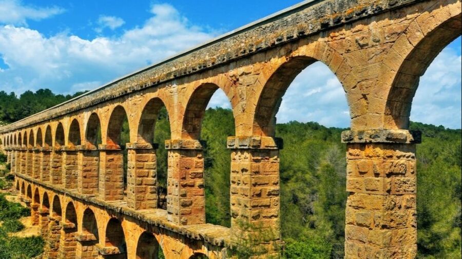 From Barcelona: Tarragona & Sitges Full Day Tour with Pickup - Les Ferreres Aqueduct, Roman engineering in the countryside