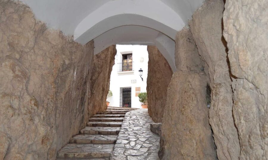 From Benidorm: Guadalest, Altea & ticket in Algar Waterfalls - Who will enjoy it, and who should think twice