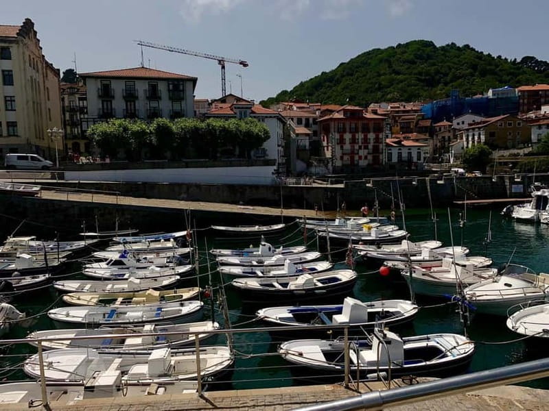 From Bilbao: Gaztelugatxe, Gernika, and Mundaka Group Tour - Mundaka, where surfers meet fishermen