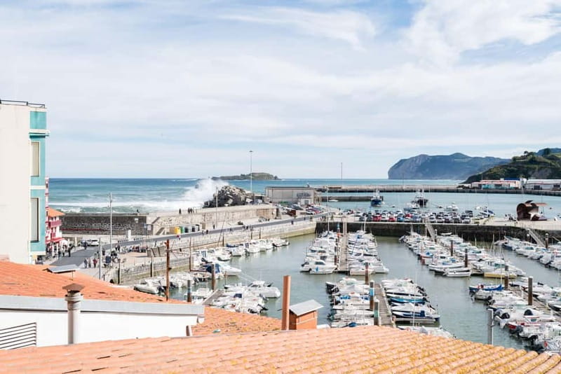 From Bilbao: Gaztelugatxe, Gernika, and Mundaka Group Tour - Guides make the difference