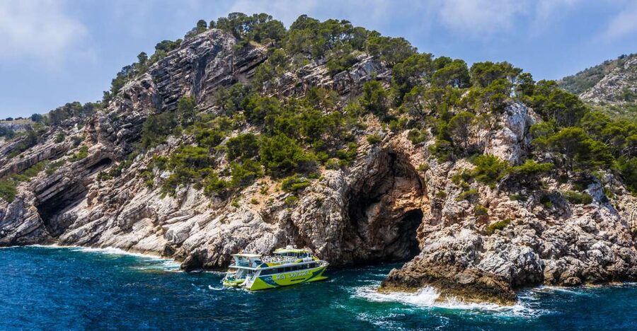 From Cala Ratjada: East Coast Glass-Bottom Boat Trip - Key points to know before boarding