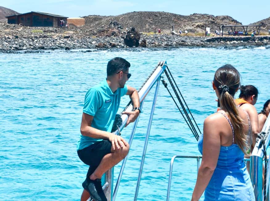 From Corralejo: Lobos Island Boat and Snorkel Activity - Choosing between the 14:20 and 17:00 return ferries
