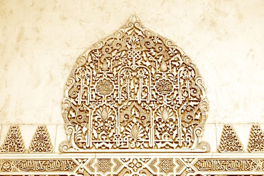 From Costa del Sol: Granada, Alhambra + Nasrid Palaces Tour - The guide team and what they add