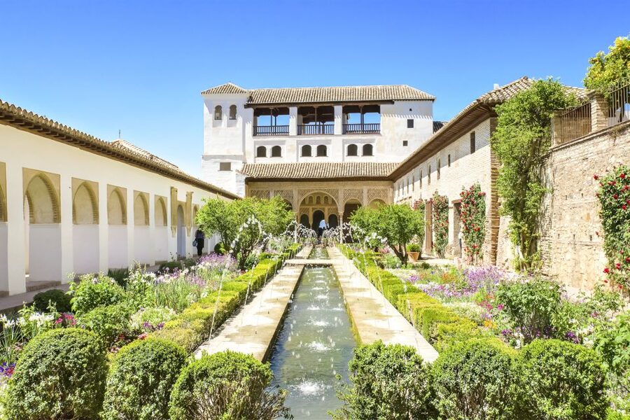From Costa del Sol: Granada, Alhambra + Nasrid Palaces Tour - Food, free time, and the limits of the schedule