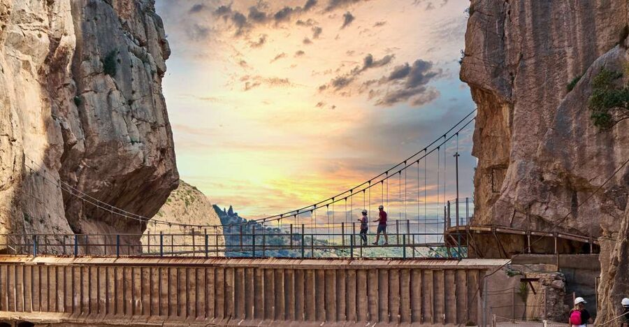 From Fuengirola: Caminito del Rey Guided Day Trip - Starting at the northern access