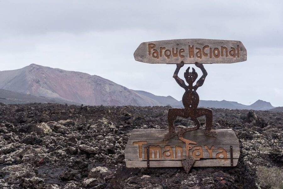 From Fuerteventura: Lanzarote Volcano and Wine Region Tour - Key points to know before booking
