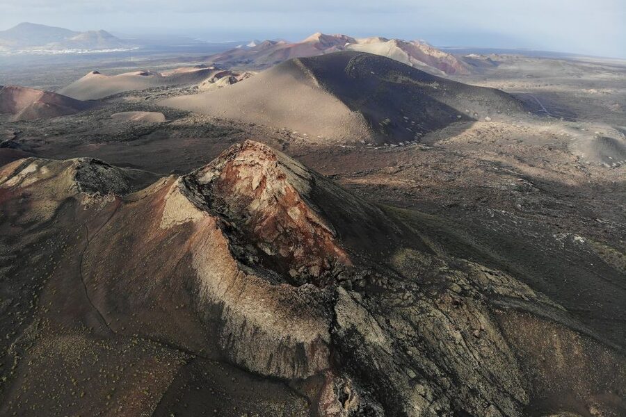 From Fuerteventura: Lanzarote Volcano and Wine Region Tour - Charco de los Clicos and the green lagoon