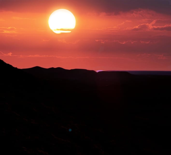 From Fuerteventura: Sunset Hike at Volcano with Scenic Views - The half-hour climb to the crater rim
