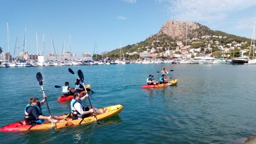 From L'Estartit: Sea Kayaking Tour to the Medes Islands - Leaving the beach and learning the kayak