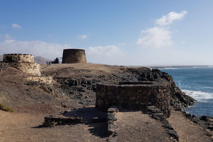 From Lanzarote: Day Trip to Fuerteventura and Corralejo - The guide makes the difference