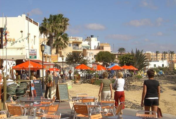 From Lanzarote: Round-Trip Ferry Transfer to Fuerteventura - Who should book this day trip?