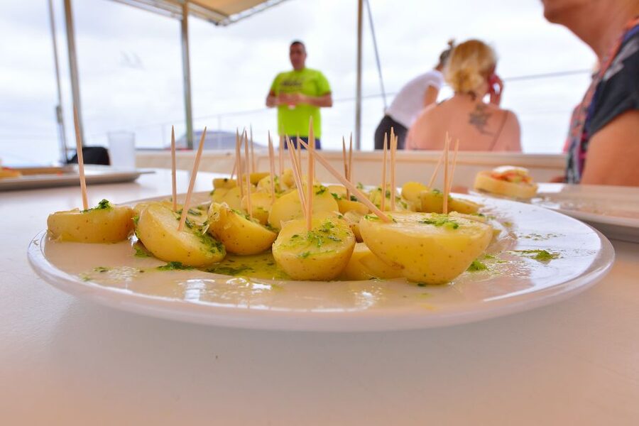 From Lanzarote: Sailing Day Trip Around La Graciosa - What to Bring and Who Should Book