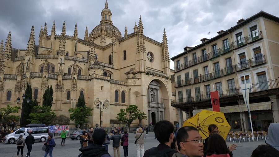From Madrid: Ávila and Segovia Guided Day Trip - The road to Segovia
