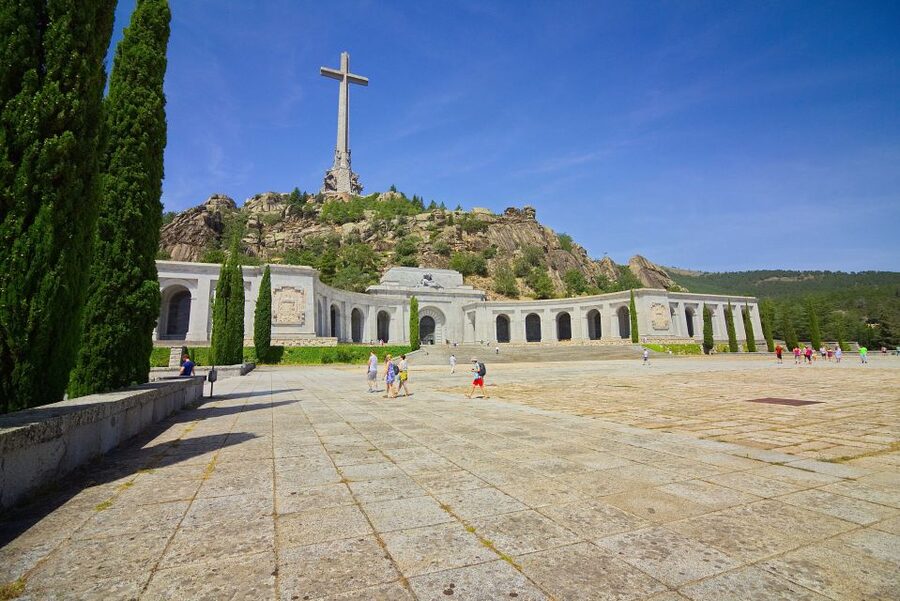 From Madrid: El Escorial and Valley's Basilica Half Day Tour - The Cloister of the Four Evangelists and the royal rooms