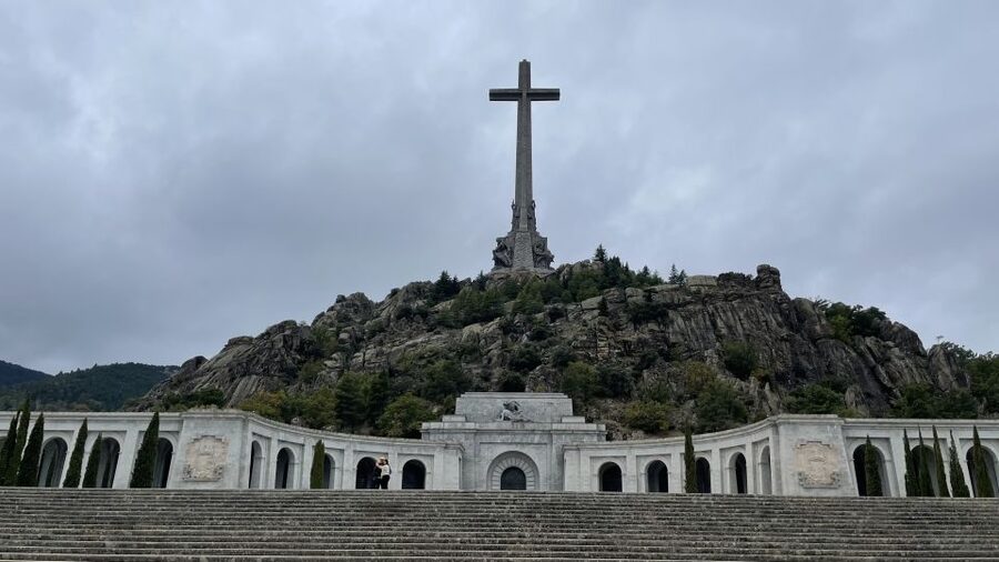 From Madrid: Escorial Monastery and the Valley of the Fallen - Leaving Madrid for San Lorenzo de El Escorial