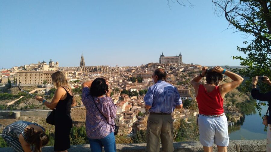 From Madrid: Guided Day Trip to Segovia and Toledo - Leaving Madrid for Segovia