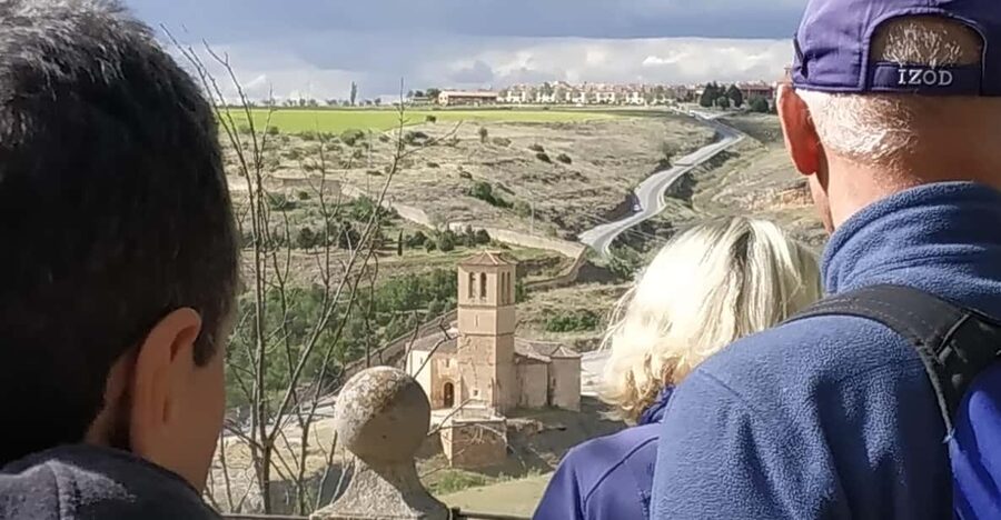 From Madrid: Half-Day or Full-Day Trip to Segovia - The 80-minute bus ride from Madrid