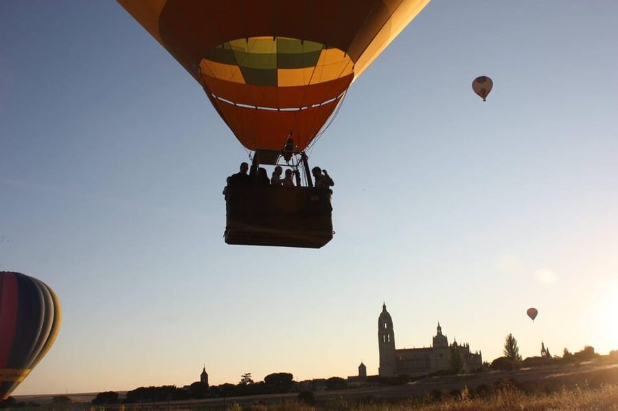 From Madrid: Hot Air Balloon over Segovia with Transfer - Preparing for the 10-Minute Safety Briefing
