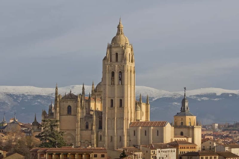 From Madrid: Segovia Guided Afternoon Tour - The Canonjías neighborhood and the Alcazar