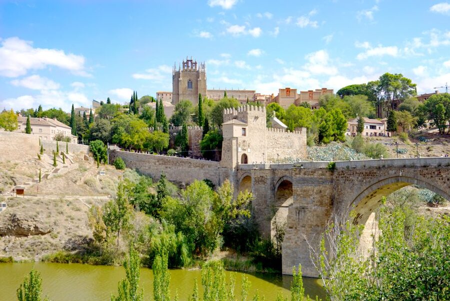 From Madrid: Toledo Guided Day Trip - The one-hour guided walk through Toledo
