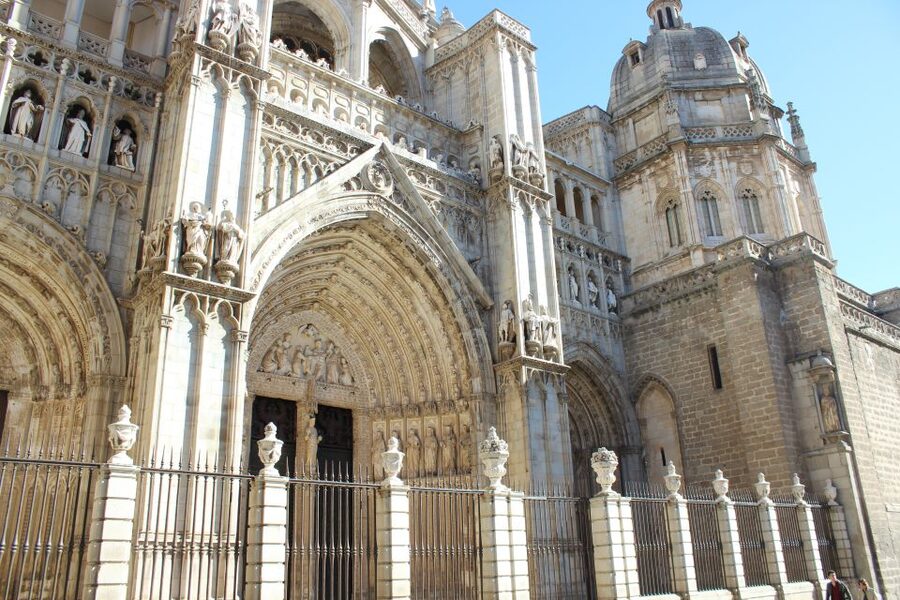 From Madrid: Toledo with 3 Monuments and Optional Cathedral - Santa María La Blanca in the Jewish Quarter