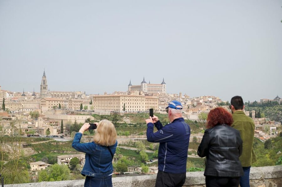 From Madrid: Toledo with 3 Monuments and Optional Cathedral - How the four hours in Toledo are divided
