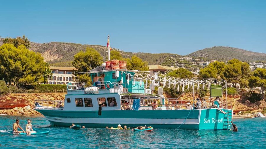 From Magaluf: Palma Bay Sightseeing Cruise with Live Music - Why This Palma Bay Cruise Works So Well