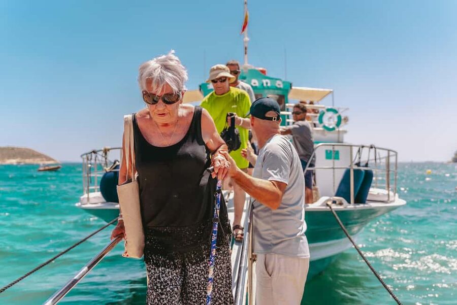 From Magaluf: Palma Bay Sightseeing Cruise with Live Music - Palma Port And The Palace Of Marivent