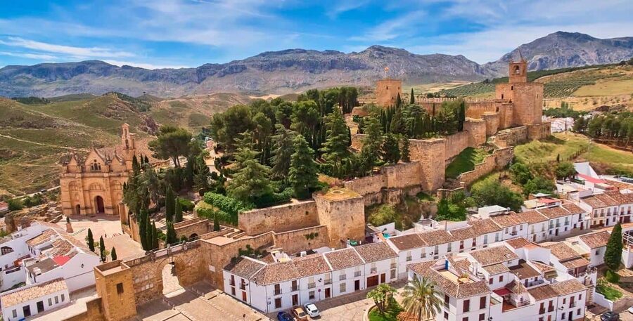 From Málaga: Caminito del Rey & Antequera: Dolmens and free time - Guides, group size, and the human side