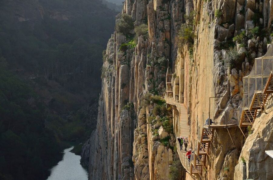 From Málaga: Caminito del Rey Small-Group Tour with Picnic - Why the geology guide matters