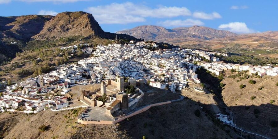 From Malaga: Caminito del Rey/White Village Tour & Tapas - Key points at a glance